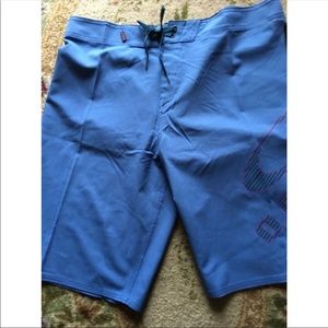New Oakley Men Shout Out Board Shorts
Inseam 12”
